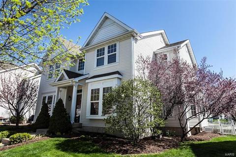 712 Rolling Wind Dr, O'fallon, MO 63368 photo 2