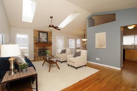 808 Surrey Meadows Ct, Ellisville, MO 63021 photo 2