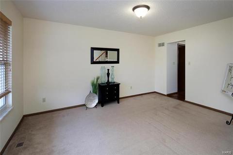 25 President Dr, O'fallon, MO 63368 photo 2