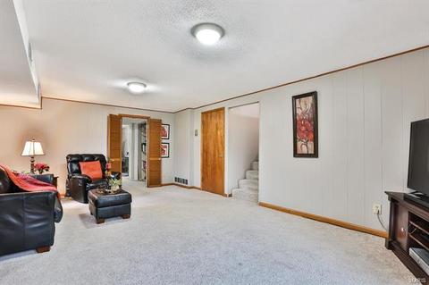 1306 Ross Ave, Saint Louis, MO 63146 photo 17