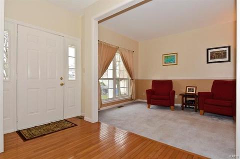 1311 Oak Borough Dr, Ballwin, MO 63021 photo 7