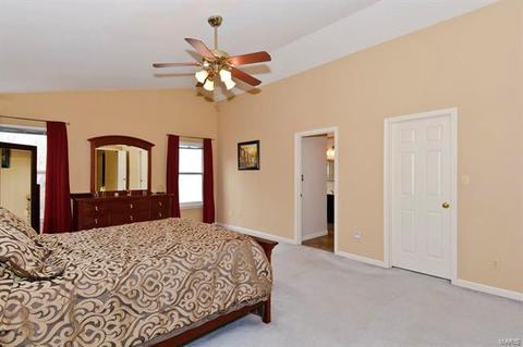 1311 Oak Borough Dr, Ballwin, MO 63021 photo 24