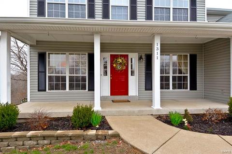 1311 Oak Borough Dr, Ballwin, MO 63021 photo 2