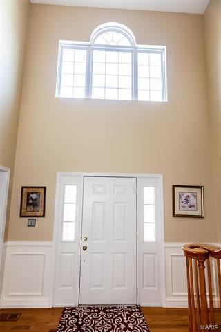 423 Castle Glen Ct, Ballwin, MO 63021 photo 3