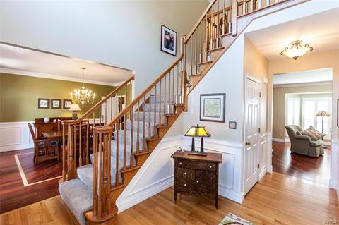 423 Castle Glen Ct, Ballwin, MO 63021 photo 5