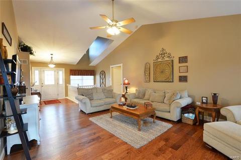 506 Coronation Dr, O'fallon, MO 63366 photo 8