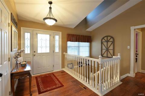 506 Coronation Dr, O'fallon, MO 63366 photo 7