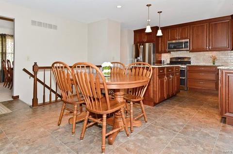 2 Stoneway Ct, Saint Charles, MO 63303 photo 7