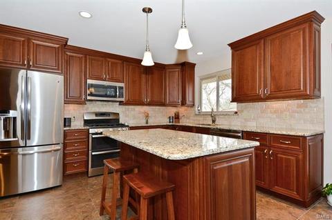 2 Stoneway Ct, Saint Charles, MO 63303 photo 3
