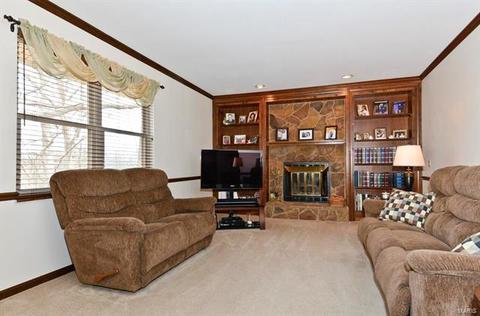 2 Stoneway Ct, Saint Charles, MO 63303 photo 5
