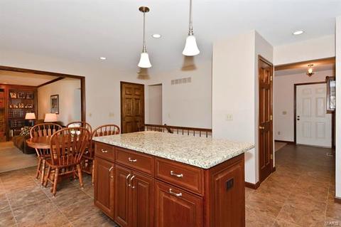 2 Stoneway Ct, Saint Charles, MO 63303 photo 10