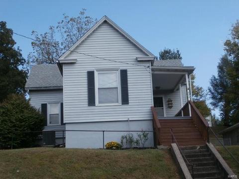 624 Pine St, Hannibal, MO 63401 photo 1