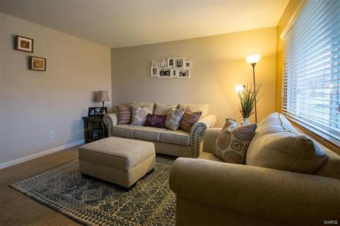 908 Taylor Pl, O'fallon, MO 63366 photo 2
