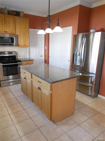 985 Midpoint Dr, O'fallon, MO 63366 photo 12