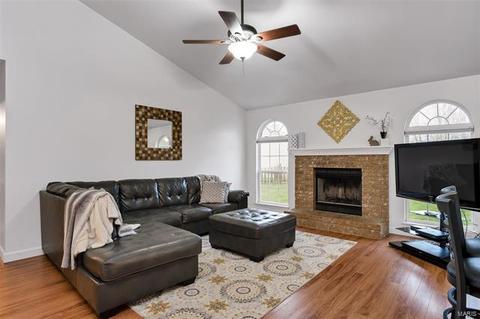 2 Onyx Ct, O'fallon, MO 63366 photo 2