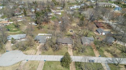 305 Ries Ct, Ballwin, MO 63021 photo 6