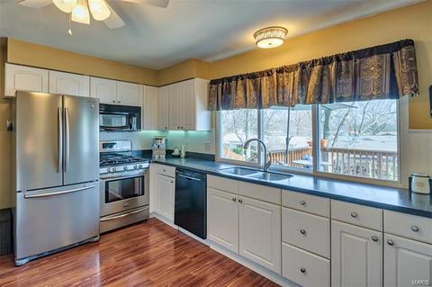 557 Goldwood Dr, Ballwin, MO 63021 photo 10