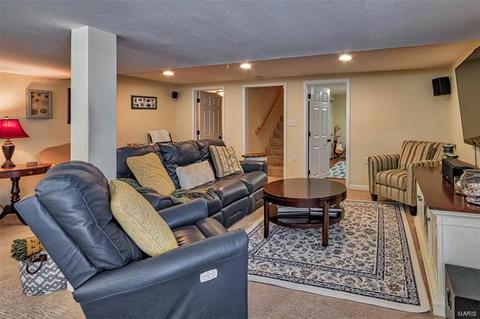 557 Goldwood Dr, Ballwin, MO 63021 photo 22