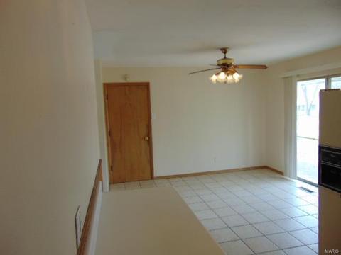 499 Spring Mdws, Manchester, MO 63011 photo 5