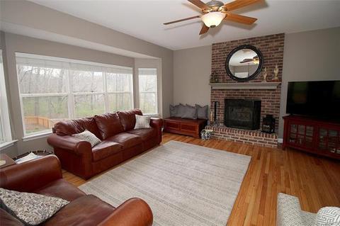 859 Emerald Oaks Ct, Eureka, MO 63025 photo 11