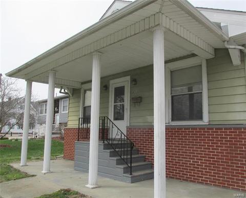211 Elm, Gillespie, IL 62033 photo 1