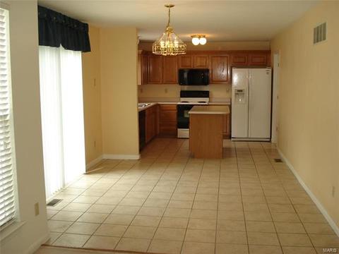 120 Windy Acres Estates Dr, Ballwin, MO 63021 photo 9