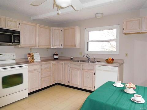 491 Hillbrook Dr, Ballwin, MO 63011 photo 7