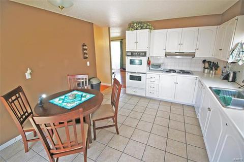 353 Baxter Rd, Ballwin, MO 63011 photo 15