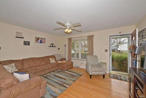 441 Fairview Ct, Winchester, MO 63021 photo 2