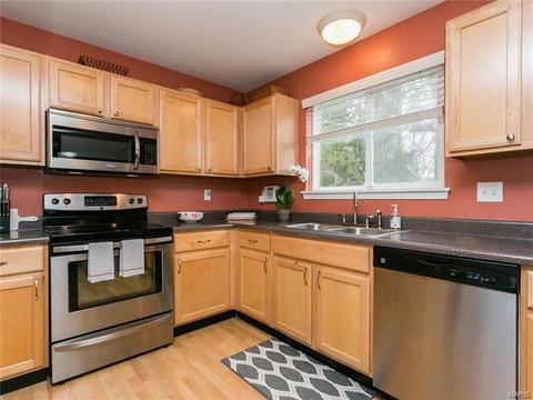 1204 Hunters Chase Dr, Eureka, MO 63025 photo 9