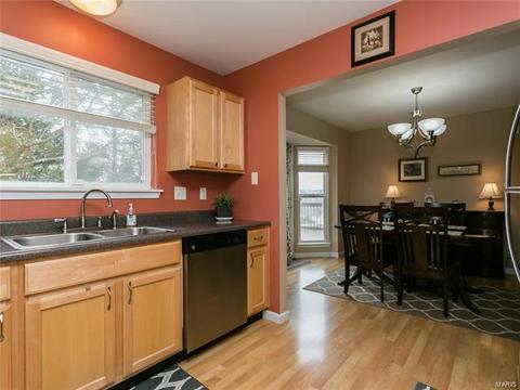 1204 Hunters Chase Dr, Eureka, MO 63025 photo 10