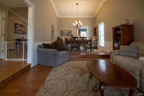 1062 Treetop Trl, Manchester, MO 63021 photo 5