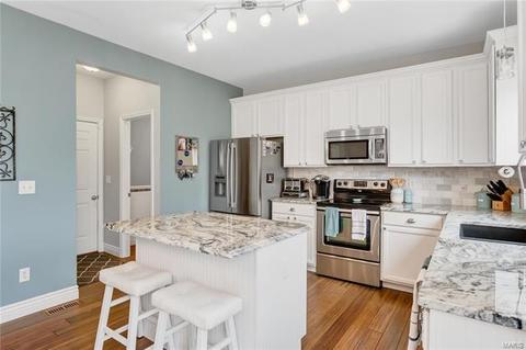 1002 Ashfield Ln, O'fallon, MO 63366 photo 9