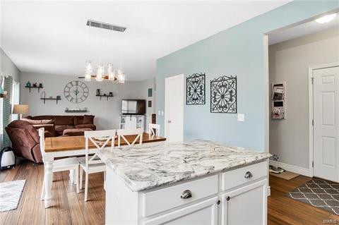 1002 Ashfield Ln, O'fallon, MO 63366 photo 10