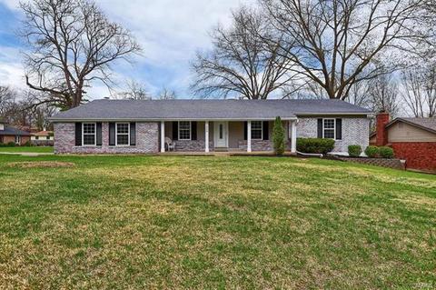 209 Crowsnest Dr, Ballwin, MO 63021 photo 1
