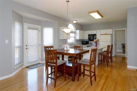 401 Brooks Glen Ct, Ballwin, MO 63021 photo 4