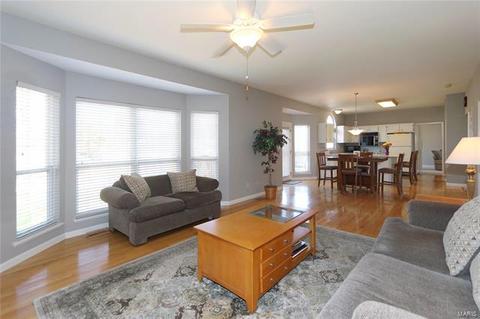 401 Brooks Glen Ct, Ballwin, MO 63021 photo 8