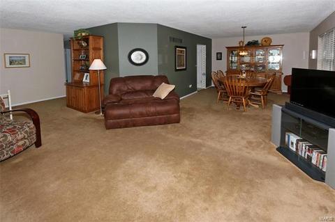817 Justerini Dr, Ballwin, MO 63011 photo 5