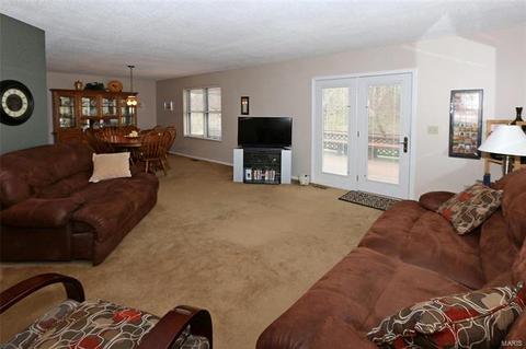 817 Justerini Dr, Ballwin, MO 63011 photo 4
