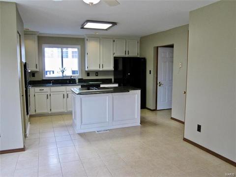 420 Mark Wesley Ln, Ballwin, MO 63021 photo 10
