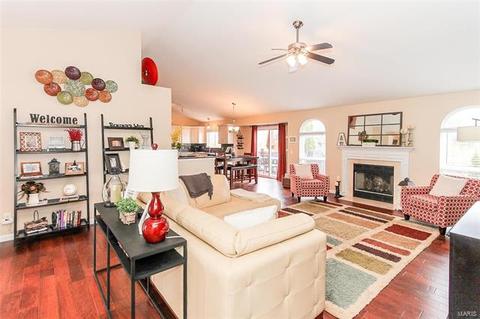 329 Thoreau Blvd, O'fallon, MO 63366 photo 9