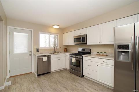 3 Braquewood Ct, Manchester, MO 63021 photo 8