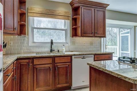 945 Wynhaven Ln, Ballwin, MO 63011 photo 11