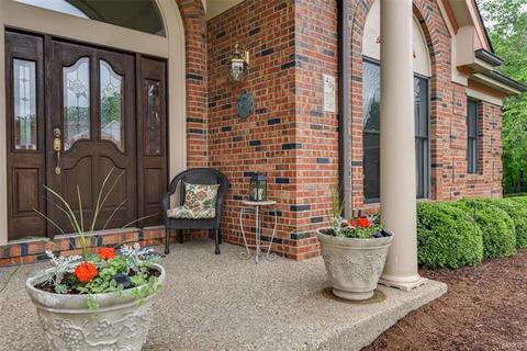 403 Thorntree Lake Ct, Eureka, MO 63025 photo 2