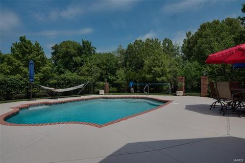 403 Thorntree Lake Ct, Eureka, MO 63025 photo 9