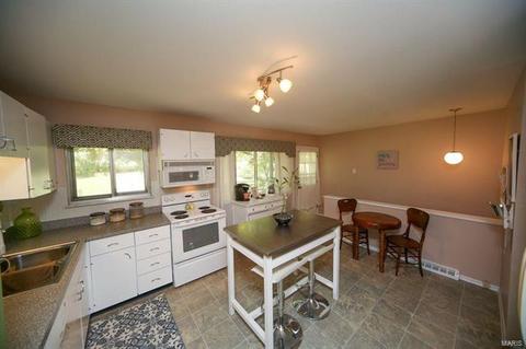 813 Brookvale, Manchester, MO 63021 photo 3