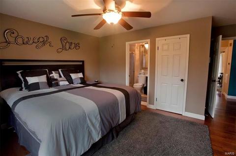 987 Century Oaks Dr, Manchester, MO 63021 photo 9