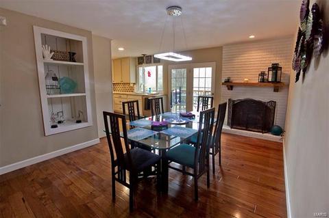 987 Century Oaks Dr, Manchester, MO 63021 photo 5