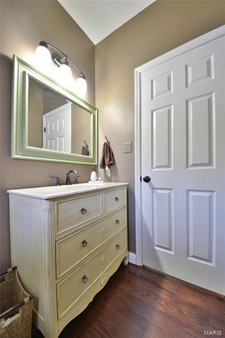 869 Kiefer Trl, Ballwin, MO 63021 photo 11