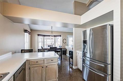 160 Westridge Parc Ln, Ellisville, MO 63021 photo 4
